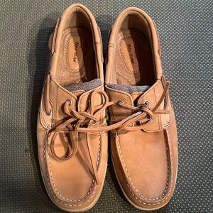 Maui Island Boat Shoes Sz 10M VGUC. Tan with grey inset. Laces good. No stains.